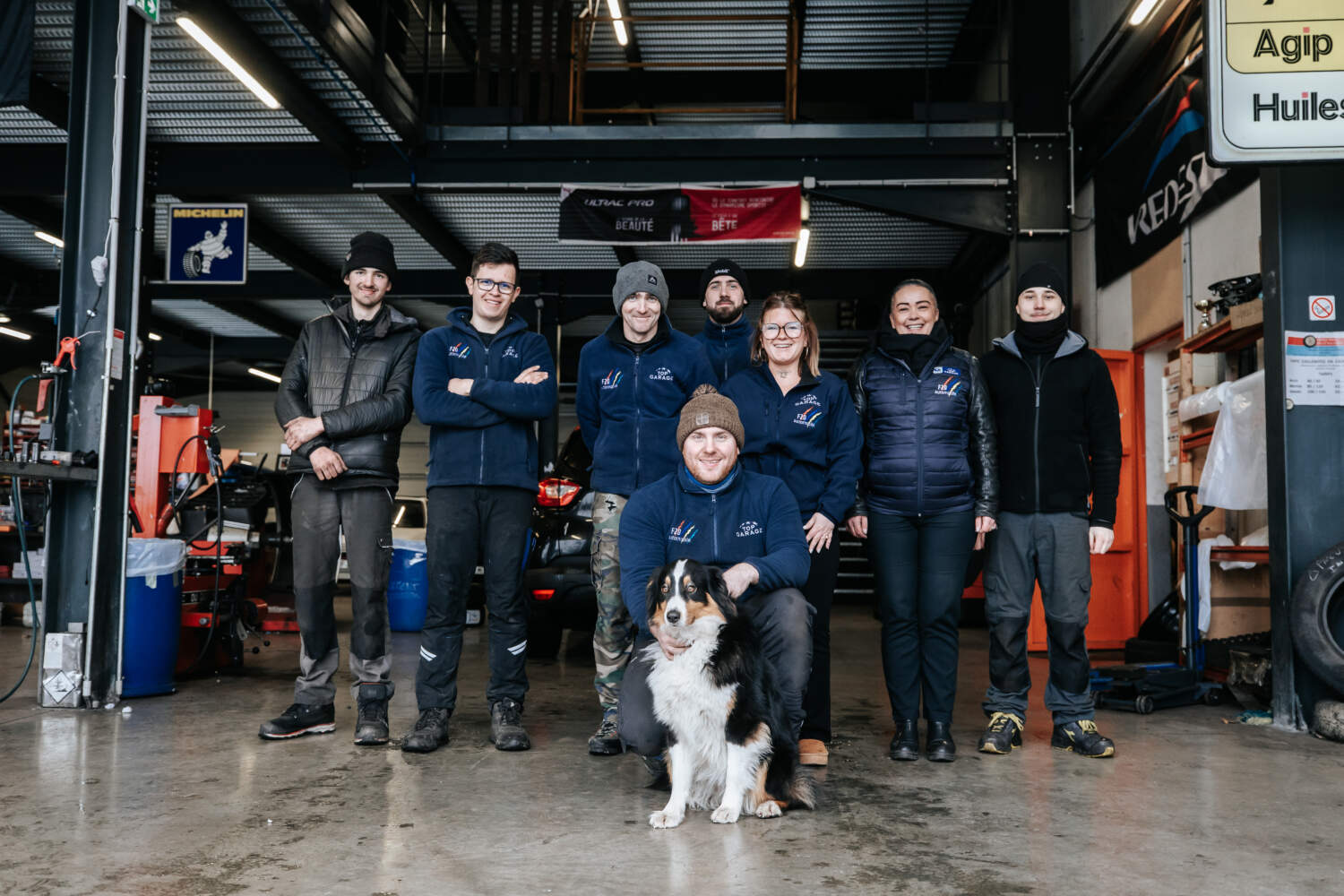 Photo de l'équipe de mécanicien de l'entreprise F2D Automobile - anciennement Annemasse Pneus